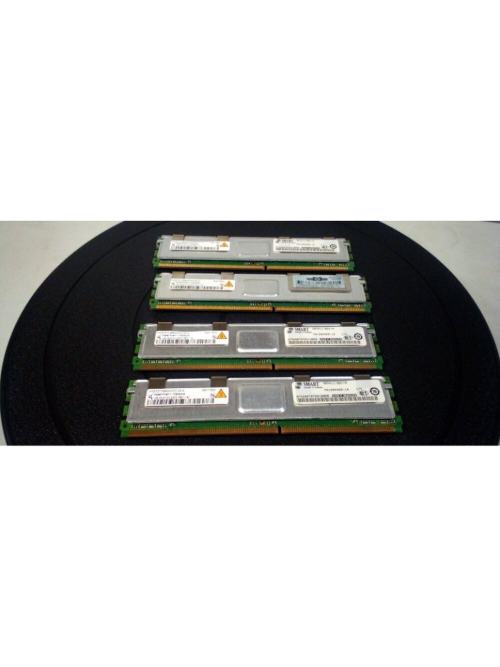 Lot of 4 x1GB (4GB total) "1GB 2Rx8 PC2-5300F-555-11" Server Memory (DiMM DDR2)